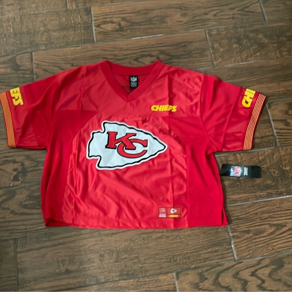 RARE!! KANSAS CITY CHIEFS WOMENS CROPPED  FOOTBALL JERSEY Taylor swift tswift